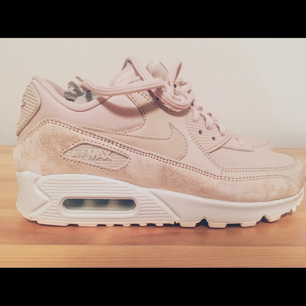 Nike Air Max 90 Premium metallic-suede sneakers - Picture 7 of 8